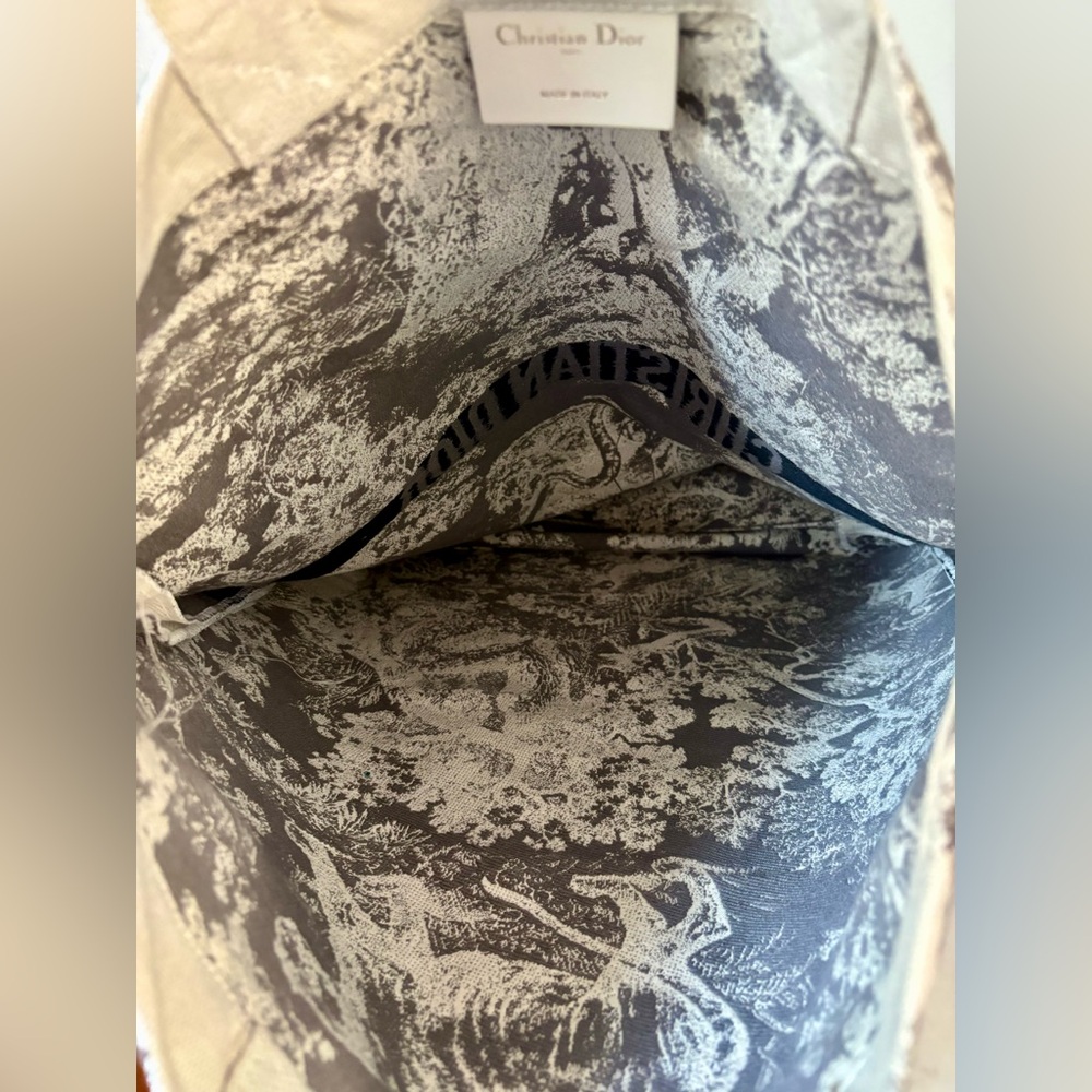 Dior Toile De Jouy Tote Bag - Picture 8 of 10